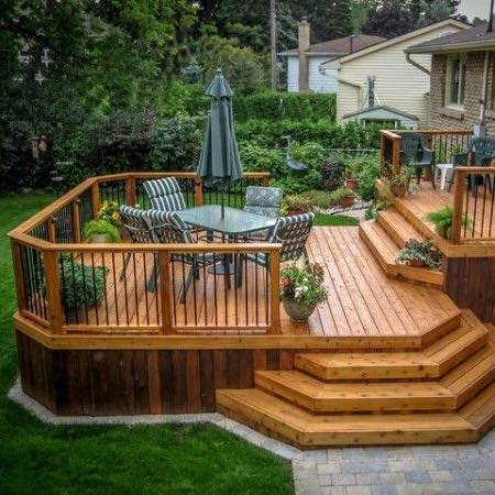 SmallSlopedBackyardDeckIdeas (1)